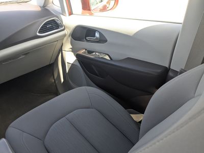 2018 Chrysler Pacifica - Photo 22
