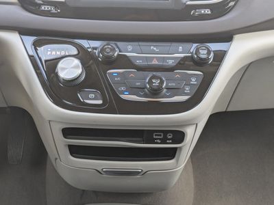 2018 Chrysler Pacifica - Photo 24