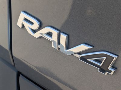 2020 Toyota RAV4 - Photo 14