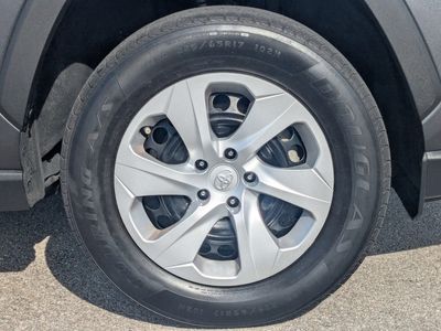 2020 Toyota RAV4 - Photo 11