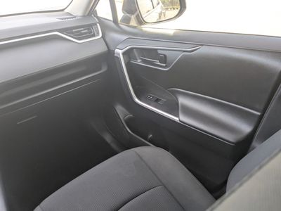 2020 Toyota RAV4 - Photo 20