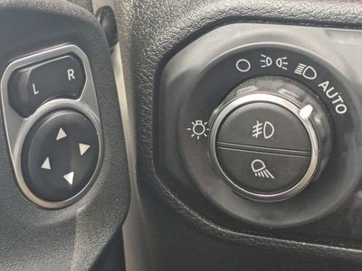 2021 Jeep Gladiator - Photo 36