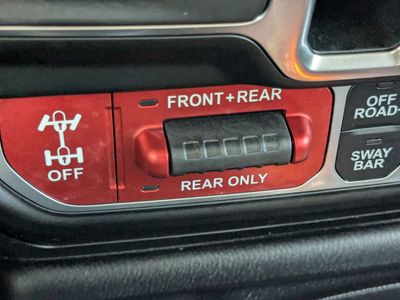 2021 Jeep Gladiator - Photo 32