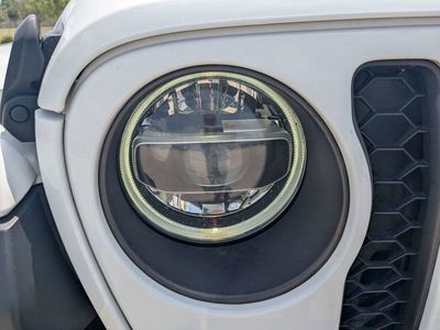 2021 Jeep Gladiator - Photo 10