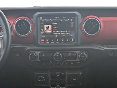 2021 Jeep Gladiator - Photo 25
