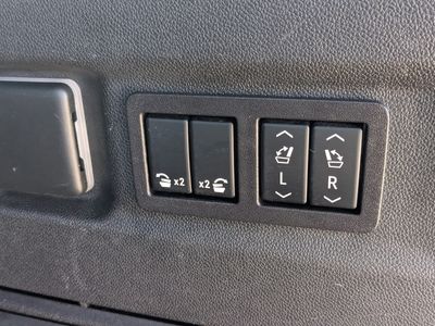 2023 Chevrolet Suburban - Photo 17