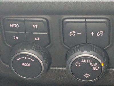2023 Chevrolet Suburban - Photo 35