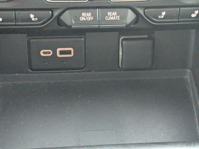 2023 Chevrolet Suburban - Photo 30