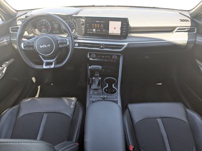 2022 Kia K5 - Photo 17