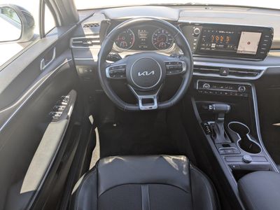 2022 Kia K5 - Photo 18