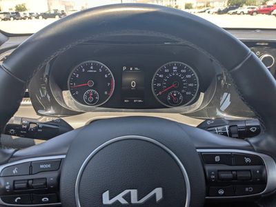 2022 Kia K5 - Photo 33
