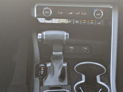 2022 Kia K5 - Photo 21