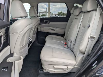 2025 Kia Sorento - Photo 17