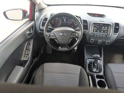 2018 Kia Forte - Photo 18