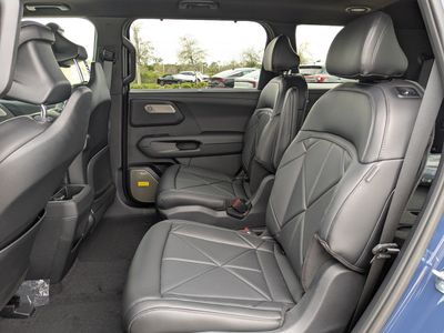 2027 Kia Telluride Hybrid - Photo 18