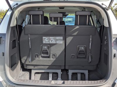 2026 Kia Carnival — photo 14 view