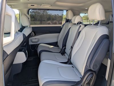 2026 Kia Carnival Hybrid - Photo 18