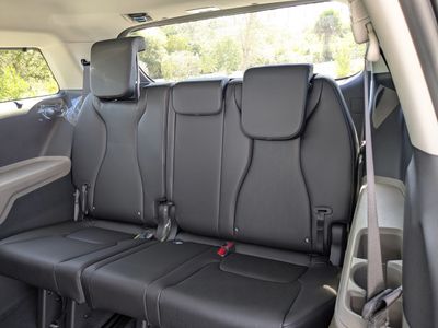 2026 Kia Carnival Hybrid - Photo 16