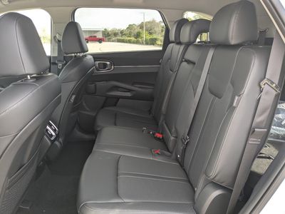 2026 Kia Sorento - Photo 16
