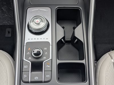 2026 Kia Sorento Hybrid - Photo 23