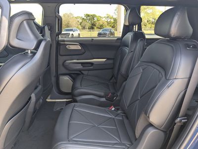 2027 Kia Telluride Hybrid - Photo 17