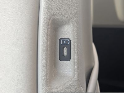2026 Kia Sorento Hybrid - Photo 23