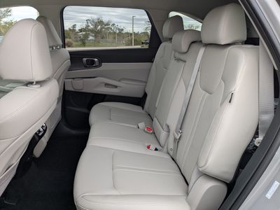 2026 Kia Sorento — photo 16 view