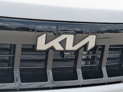 2027 Kia Telluride Hybrid - Photo 13