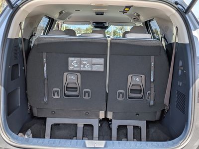 2026 Kia Carnival Hybrid — photo 13 view