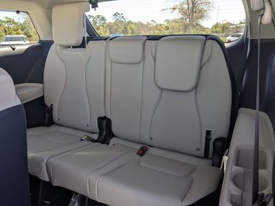 2026 Kia Carnival Hybrid - Photo 18