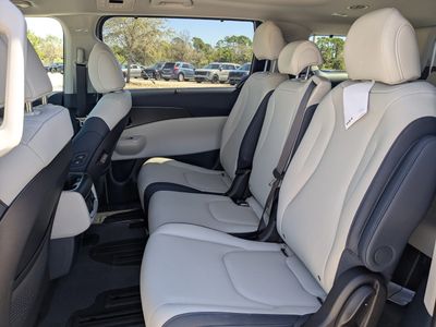 2026 Kia Carnival Hybrid - Photo 19