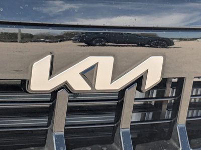 2027 Kia Telluride Hybrid - Photo 13