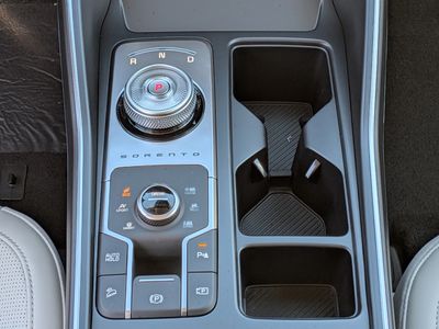 2026 Kia Sorento Hybrid - Photo 25