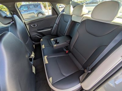 2025 Kia K4 - Photo 14