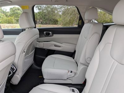 2026 Kia Sorento Hybrid - Photo 17