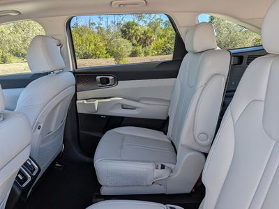 2026 Kia Sorento Hybrid - Photo 17