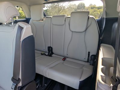 2026 Kia Carnival Hybrid — photo 15 view