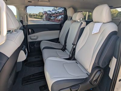 2026 Kia Carnival Hybrid — photo 16 view