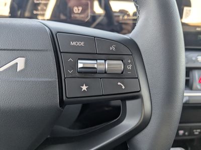 2025 Kia K4 - Photo 31
