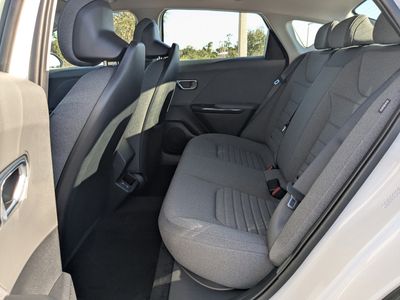 2025 Kia K4 - Photo 15