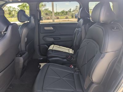 2027 Kia Telluride Hybrid - Photo 19