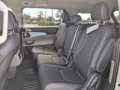 2026 Kia Carnival Hybrid — photo 18 view