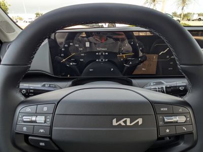 2025 Kia K4 - Photo 33