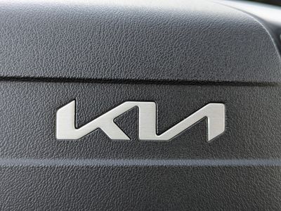 2025 Kia K4 - Photo 32
