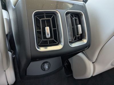 2026 Kia Sorento — photo 18 view