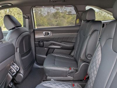 2026 Kia Sorento Hybrid - Photo 17