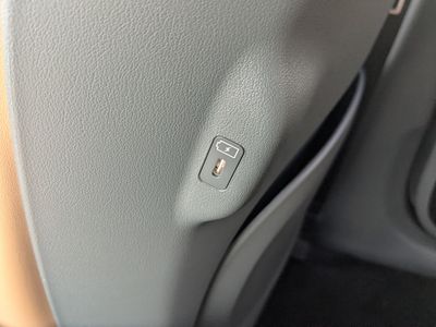 2027 Kia Telluride - Photo 17
