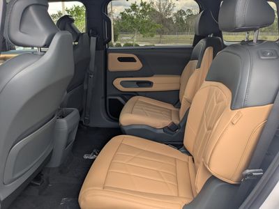2027 Kia Telluride - Photo 16