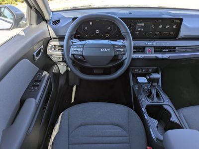 2025 Kia K4 - Photo 18