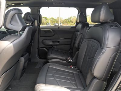 2027 Kia Telluride Hybrid - Photo 17
